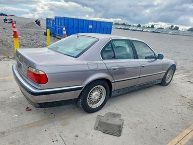 Vista de 1998 BMW 740 I AUTOMATIC, ángulo 3