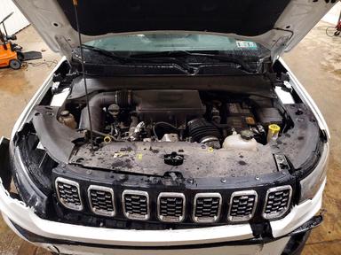 Вид 2025 JEEP COMPASS LIMITED, угол 12