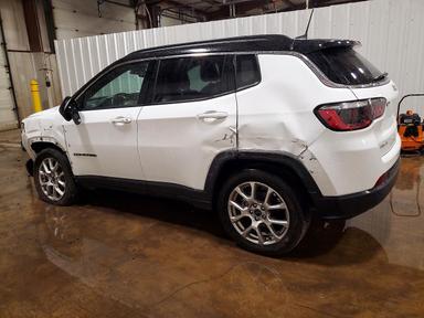 Вид 2025 JEEP COMPASS LIMITED, угол 2