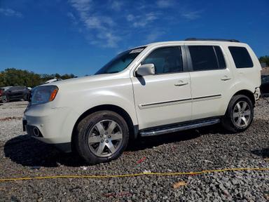 Vue de 2014 HONDA PILOT TOURING, angle 1