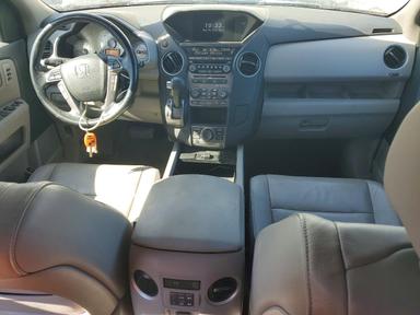 Vue de 2014 HONDA PILOT TOURING, angle 8