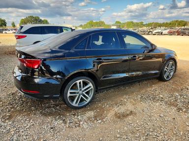 منظر 2018 AUDI A3 PREMIUM، زاوية 3