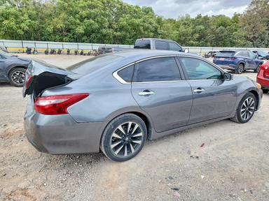 منظر 2018 NISSAN ALTIMA 2.5 SV، زاوية 3