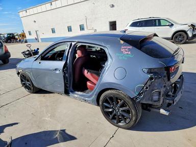 Vue de 2019 MAZDA 3 PREMIUM, angle 2