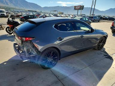 Vue de 2019 MAZDA 3 PREMIUM, angle 3
