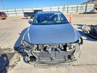 Vue de 2019 MAZDA 3 PREMIUM, angle 5