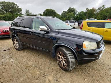 Vue de 2013 VOLVO XC90 3.2, angle 4