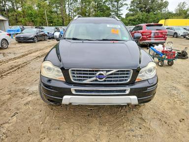Vue de 2013 VOLVO XC90 3.2, angle 5