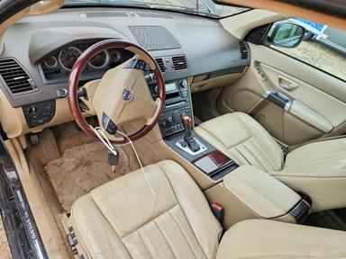 Vue de 2013 VOLVO XC90 3.2, angle 8