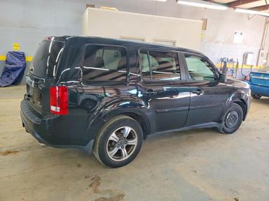 2015 HONDA PILOT SE view, angle 3
