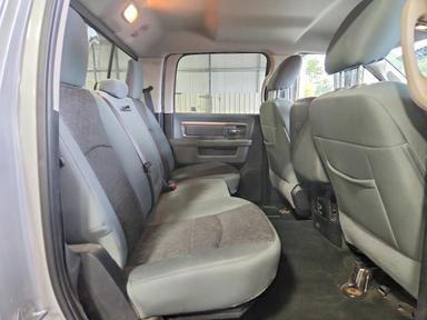 Vista de 2015 RAM 1500 SLT, ángulo 10