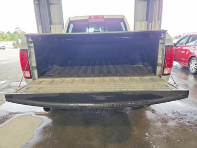 Vista de 2015 RAM 1500 SLT, ángulo 6