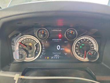 Vista de 2015 RAM 1500 SLT, ángulo 9