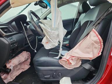 Vista de 2019 KIA OPTIMA S, ángulo 7