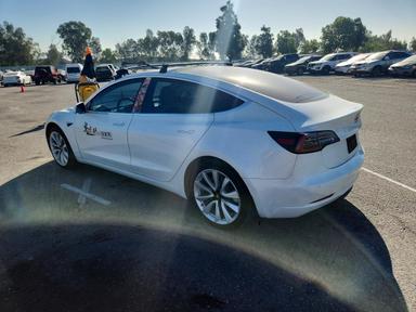 Вид 2019 TESLA MODEL 3, угол 2