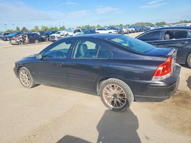 Vue de 2006 VOLVO S60 T5, angle 2