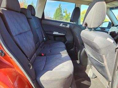 Vista de 2010 SUBARU FORESTER 2.5X PREMIUM, ángulo 11