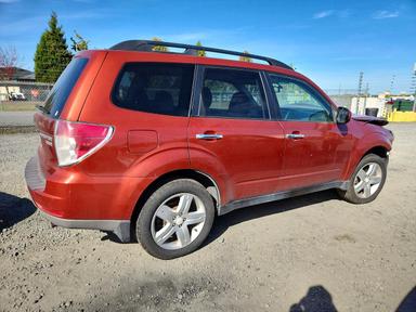 Vista de 2010 SUBARU FORESTER 2.5X PREMIUM, ángulo 3