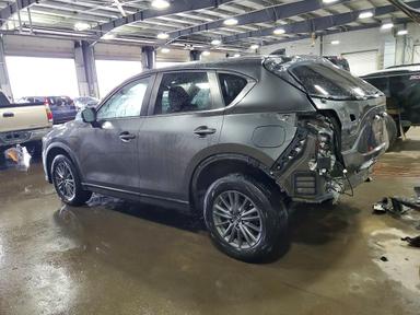 Vue de 2019 MAZDA CX-5 TOURING, angle 2