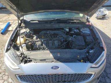 Vue de 2020 FORD FUSION TITANIUM, angle 11