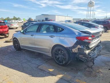 Vue de 2020 FORD FUSION TITANIUM, angle 2