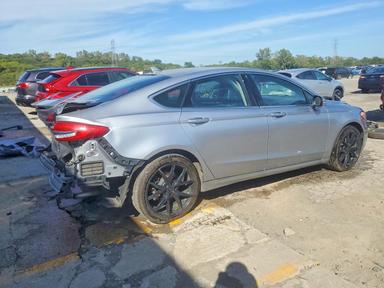 Vue de 2020 FORD FUSION TITANIUM, angle 3
