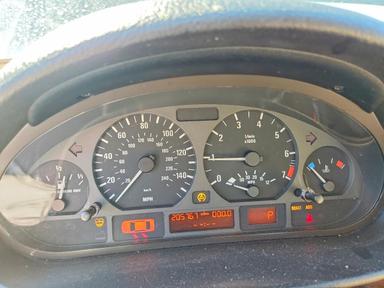 منظر 2005 BMW 325 XI، زاوية 9