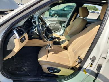 Vue de 2017 BMW 320 I, angle 7