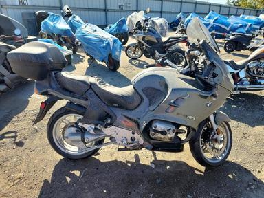 Vue de 2004 BMW R1150 RT, angle 1