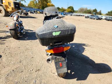 Vue de 2004 BMW R1150 RT, angle 4