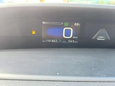 Vue de 2017 TOYOTA PRIUS TWO, angle 9