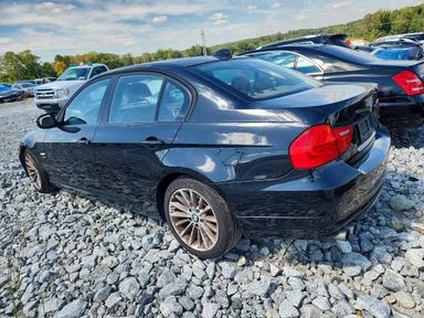 Вид 2010 BMW 328 XI, угол 2