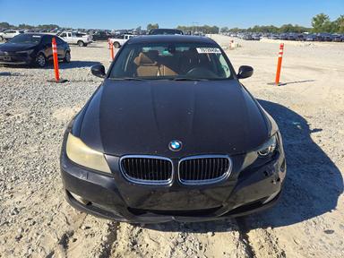 Вид 2010 BMW 328 XI, угол 5