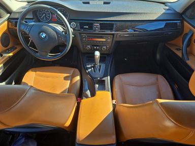 Вид 2010 BMW 328 XI, угол 8