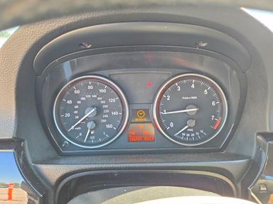 Вид 2010 BMW 328 XI, угол 9
