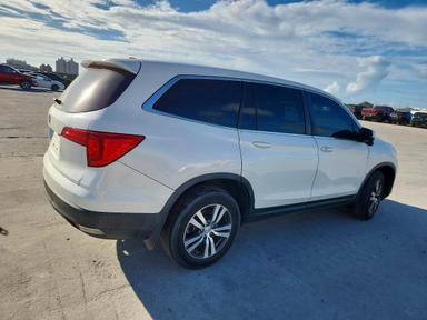 Vue de 2018 HONDA PILOT EX, angle 3