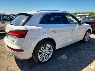 منظر 2018 AUDI Q5 PREMIUM PLUS، زاوية 3