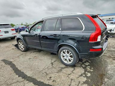 Vue de 2013 VOLVO XC90 3.2, angle 2