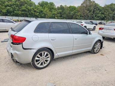 Vue de 2012 AUDI A3 PREMIUM, angle 3