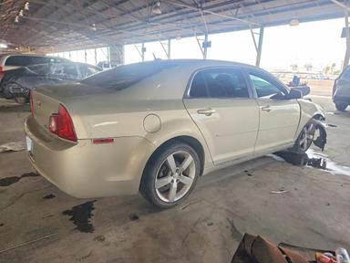 منظر 2010 CHEVROLET MALIBU 1LT، زاوية 3