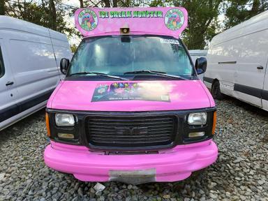 Vue de 1999 GMC SAVANA RV G3500, angle 5
