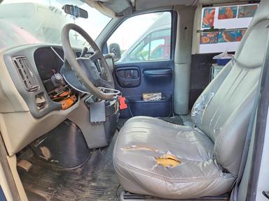 Vue de 1999 GMC SAVANA RV G3500, angle 7