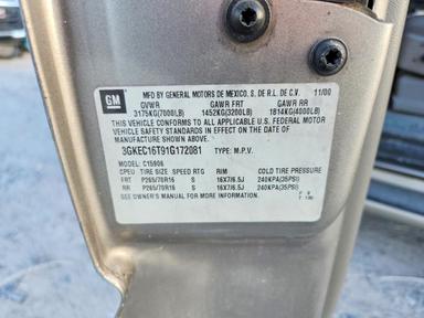 Vue de 2003 GMC YUKON DENALI, angle 12