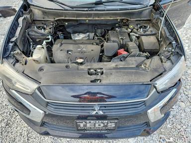 منظر 2016 MITSUBISHI OUTLANDER SPORT ES، زاوية 12