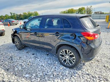 منظر 2016 MITSUBISHI OUTLANDER SPORT ES، زاوية 2