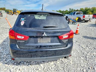 منظر 2016 MITSUBISHI OUTLANDER SPORT ES، زاوية 6