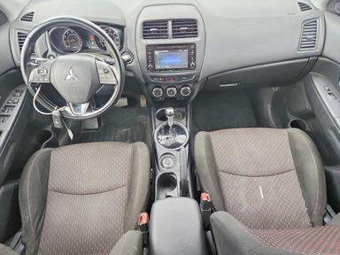 منظر 2016 MITSUBISHI OUTLANDER SPORT ES، زاوية 8