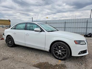 Vue de 2010 AUDI A4 PREMIUM PLUS, angle 4