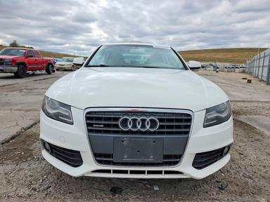 Vue de 2010 AUDI A4 PREMIUM PLUS, angle 5