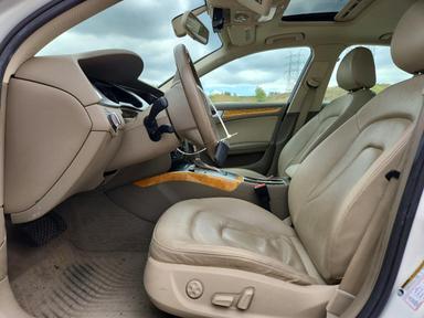 Vue de 2010 AUDI A4 PREMIUM PLUS, angle 7